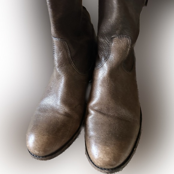 FRYE Boots  -  9.5B - Picture 4 of 5